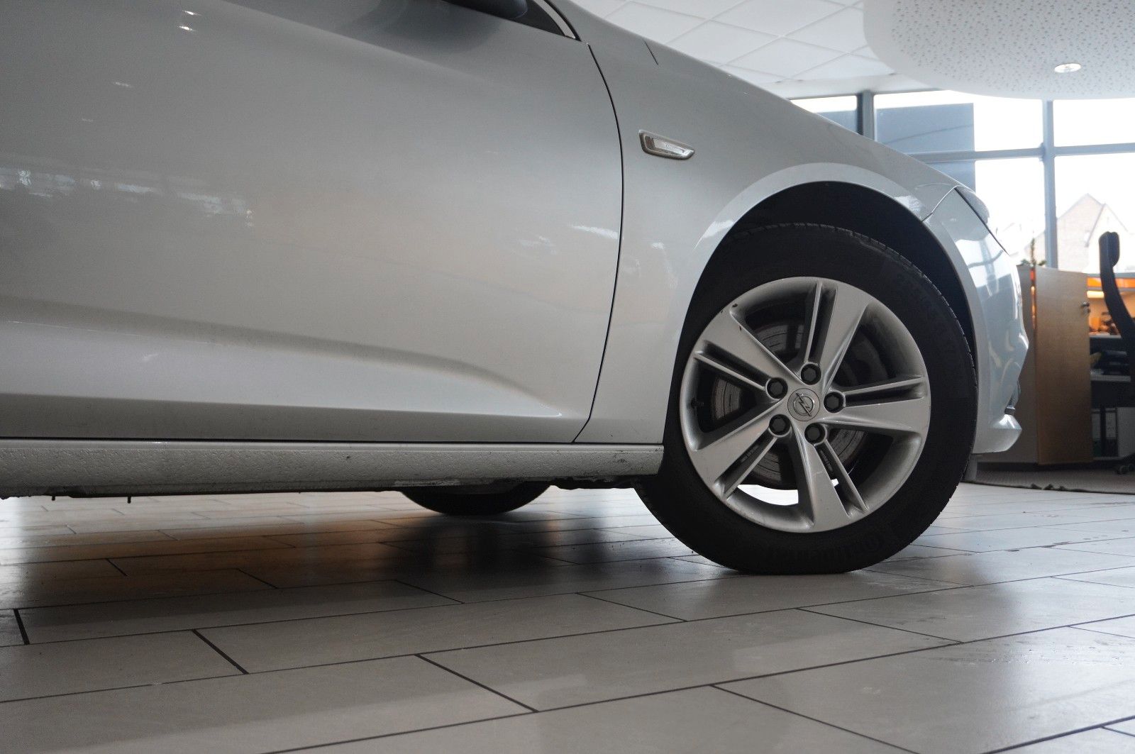 Fahrzeugabbildung Opel Insignia B ST 2.0D EDITION NAVI/LED/TEMP./SH/DAB