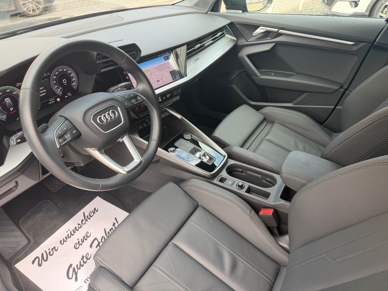 Fahrzeugabbildung Audi A3 Sportback 40 TFSI e S-LINE SPORTPAKET AHK LED