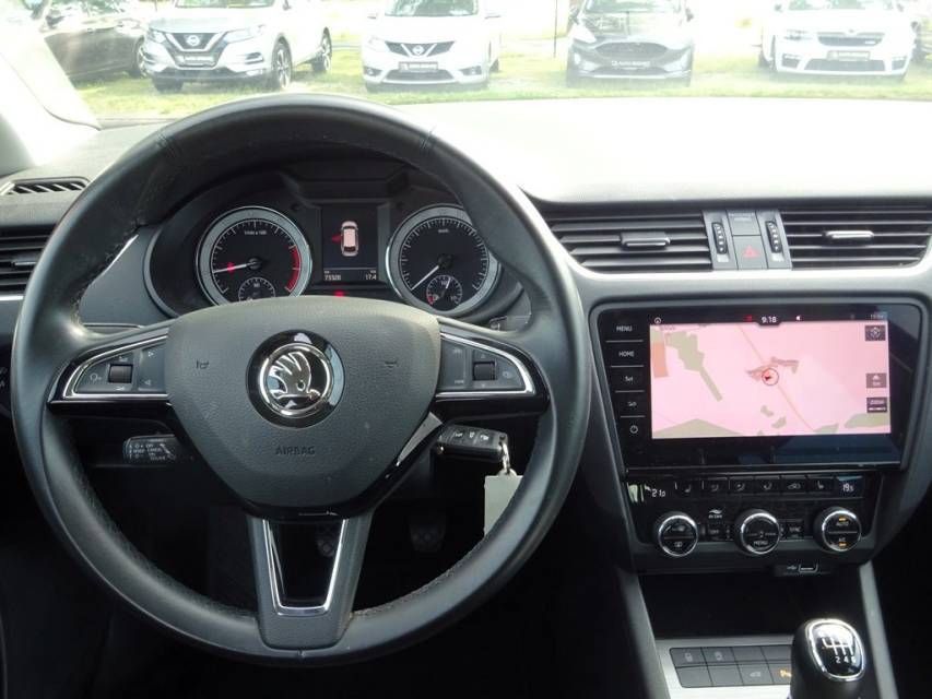 Fahrzeugabbildung SKODA Octavia Combi 1,5 TSI Clever Navi AHK