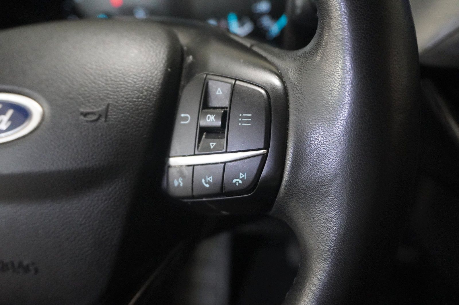 Fahrzeugabbildung Ford Focus Turnier 2.0D TITANIUM NAVI/LED/KAMERA/SHZ