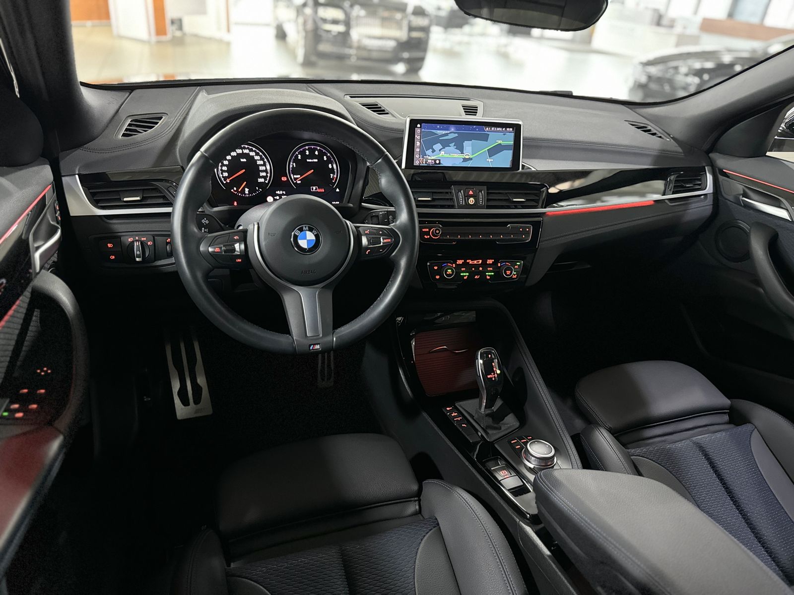 Fahrzeugabbildung BMW X2 sD18i M Sport LED Navi DAB ParkAssist 19Zoll