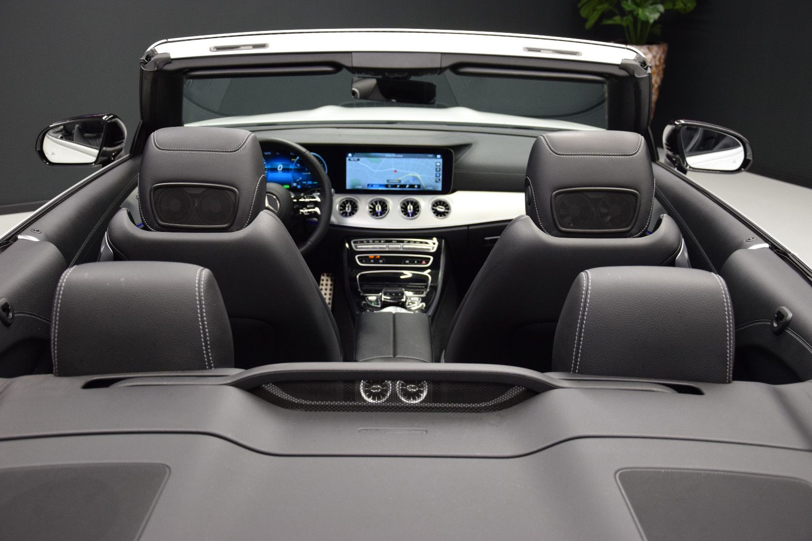 Fahrzeugabbildung Mercedes-Benz E 200 Cabrio 1.Hand AMG LED NAVI Ambiente Leder