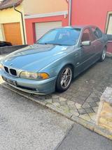 BMW E39 530i - BMW 530: E39