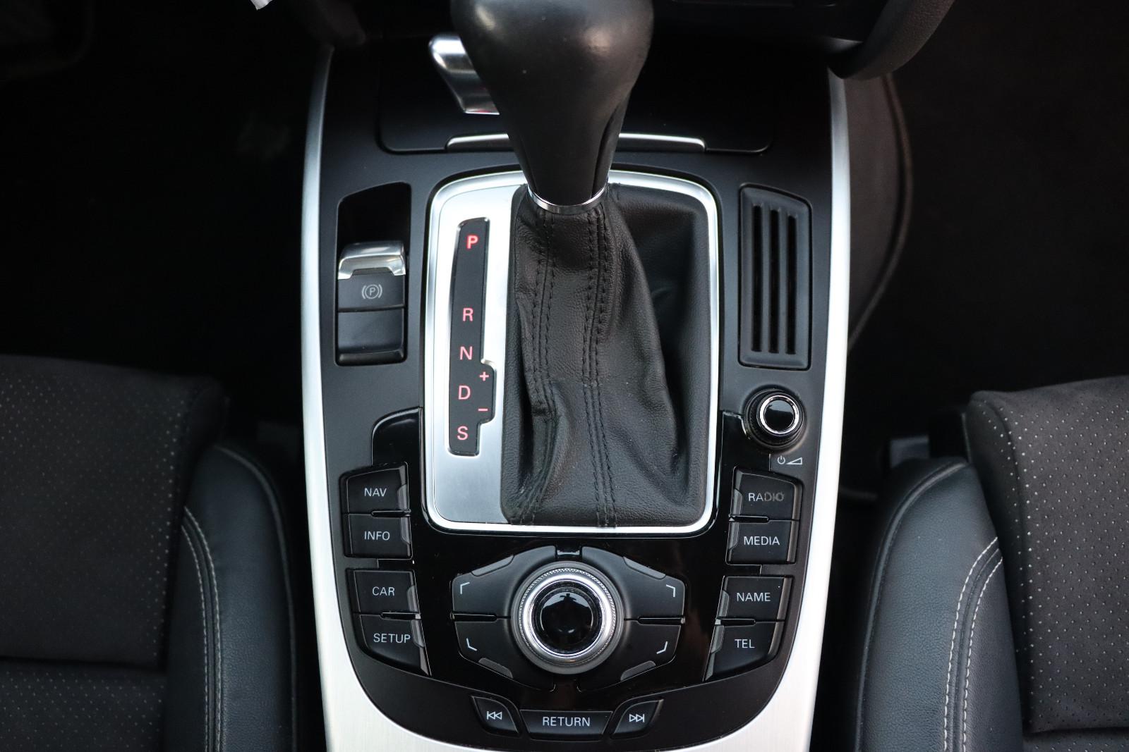 AUDI A4 AVANT - S LINE - 239 CV - BVA