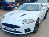 Jaguar XK 4.2L V8 Coupé - - weiße Jaguar XK