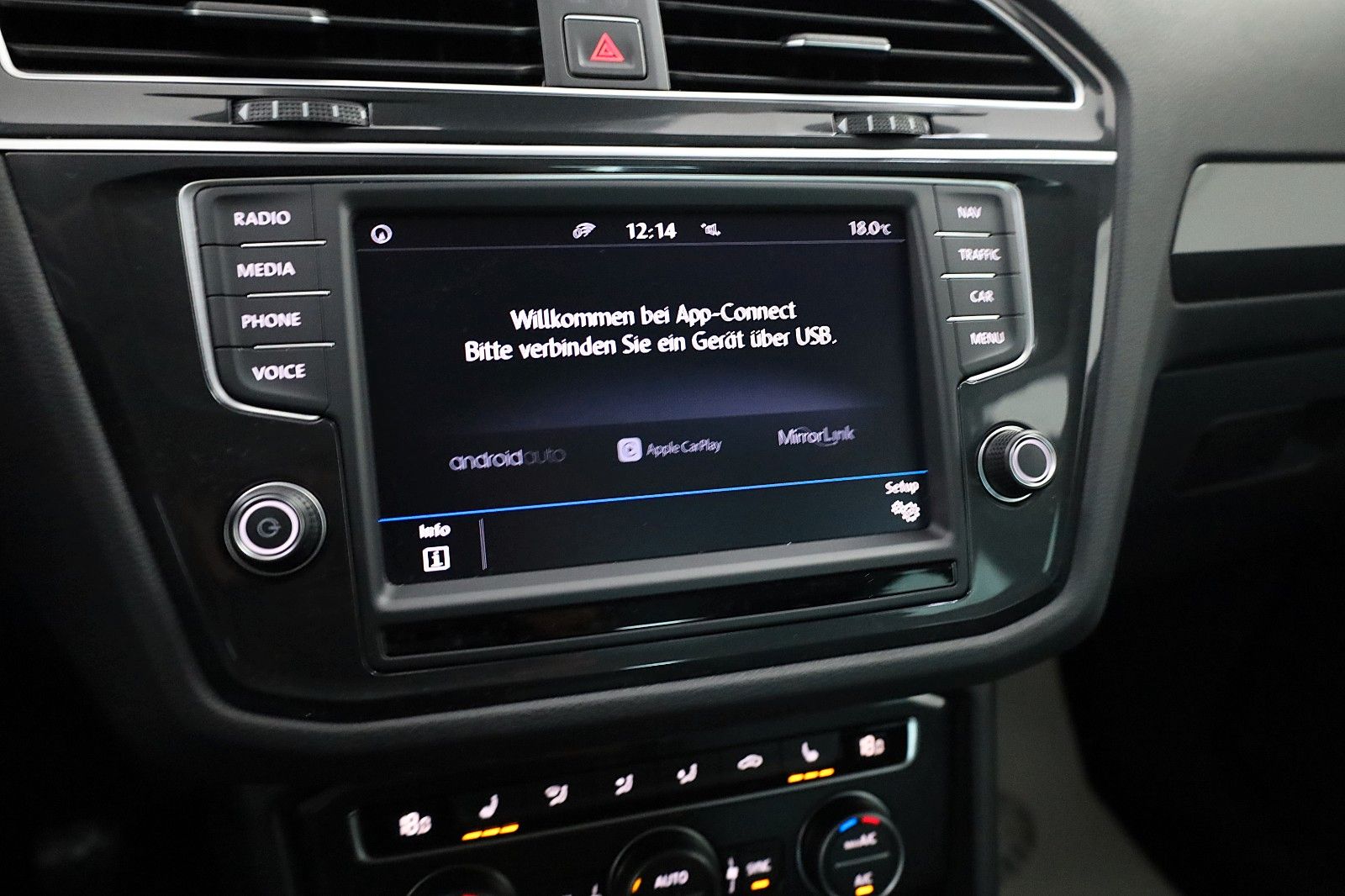 Fahrzeugabbildung Volkswagen Tiguan Highline Alcantara,Navi,LED,Kamera,ACC,SH