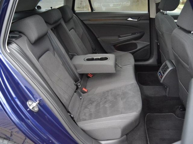 Golf VIII Variant 2.0 TDI DSG AHK/MATRIX/PANORAM