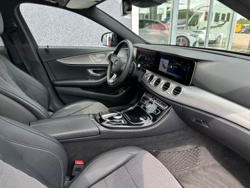 Fahrzeugabbildung Mercedes-Benz E 350 d Lim. 4Matic AMG Line Pano 20"