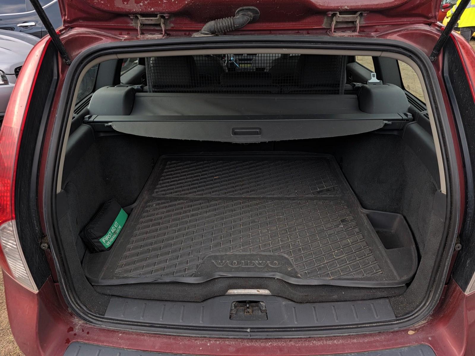Volvo V50 2011 — photo 12