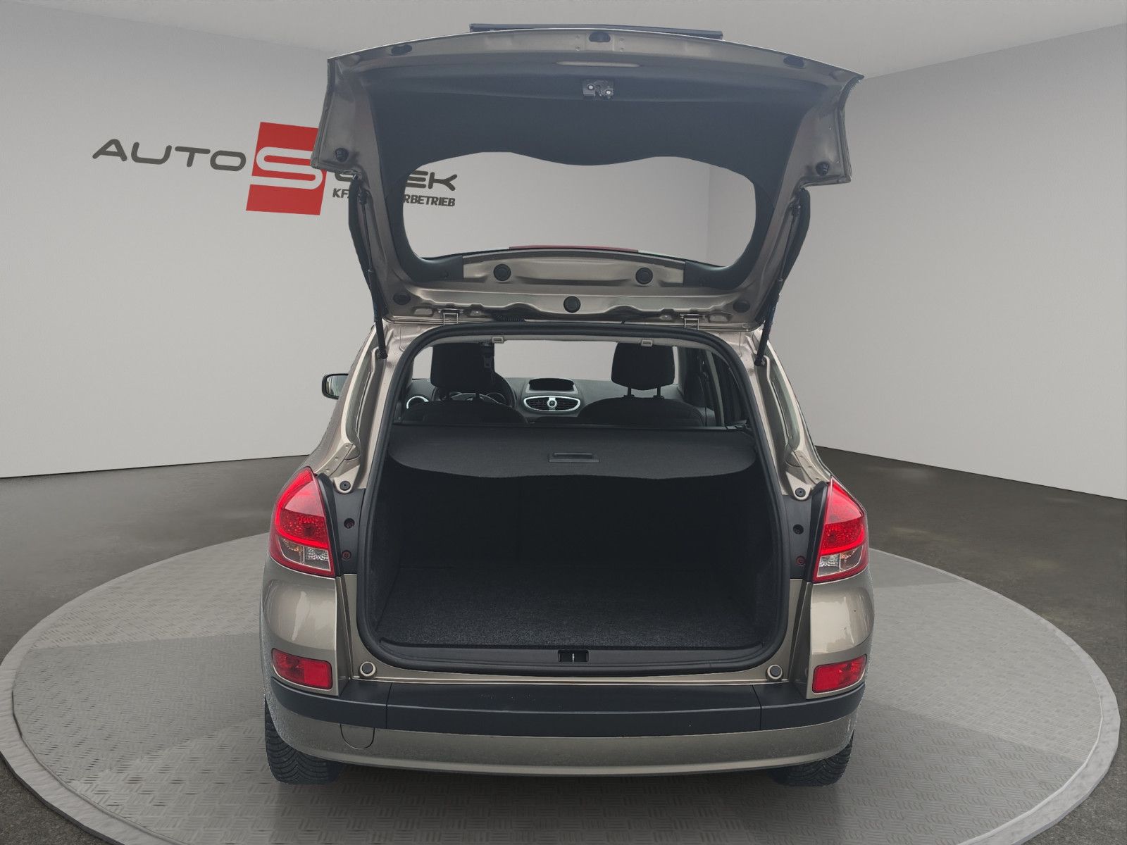Fahrzeugabbildung Renault Clio Grandtour Edition Dynamique Tüv Service Neu