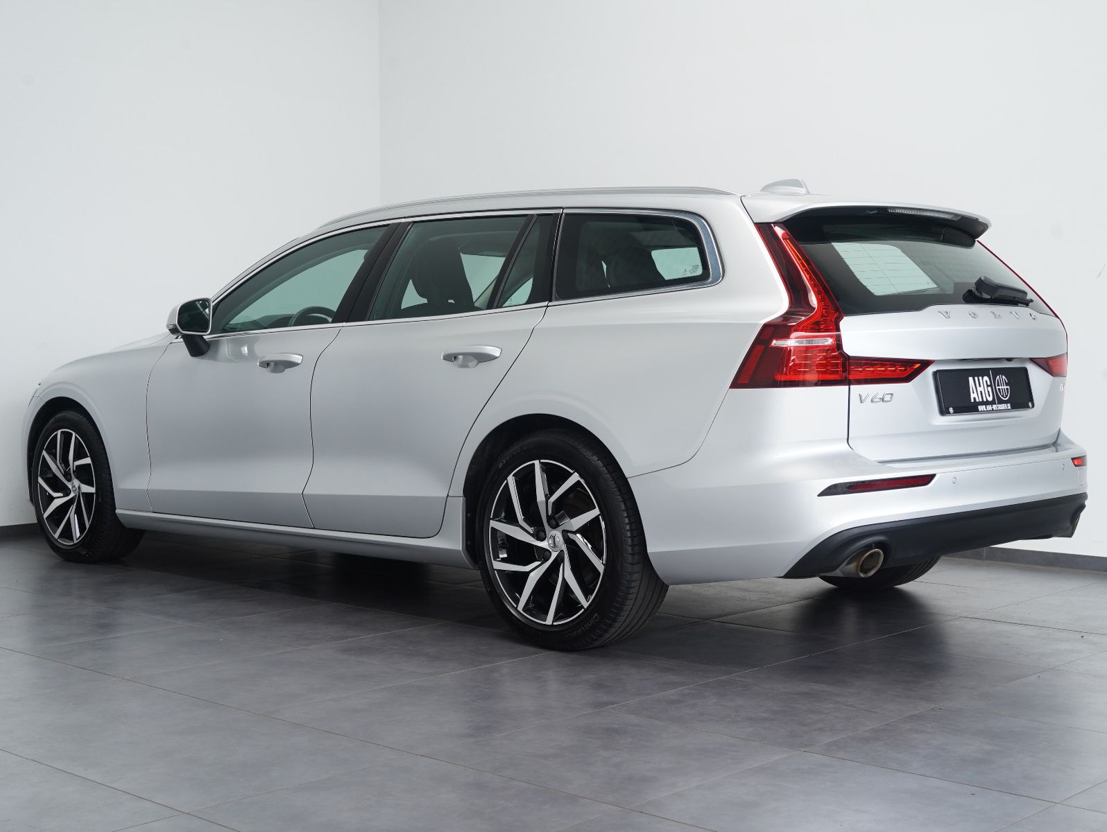 Fahrzeugabbildung Volvo V60 T4 Momentum Pro LEDER/NAVI/LED/KAMERA