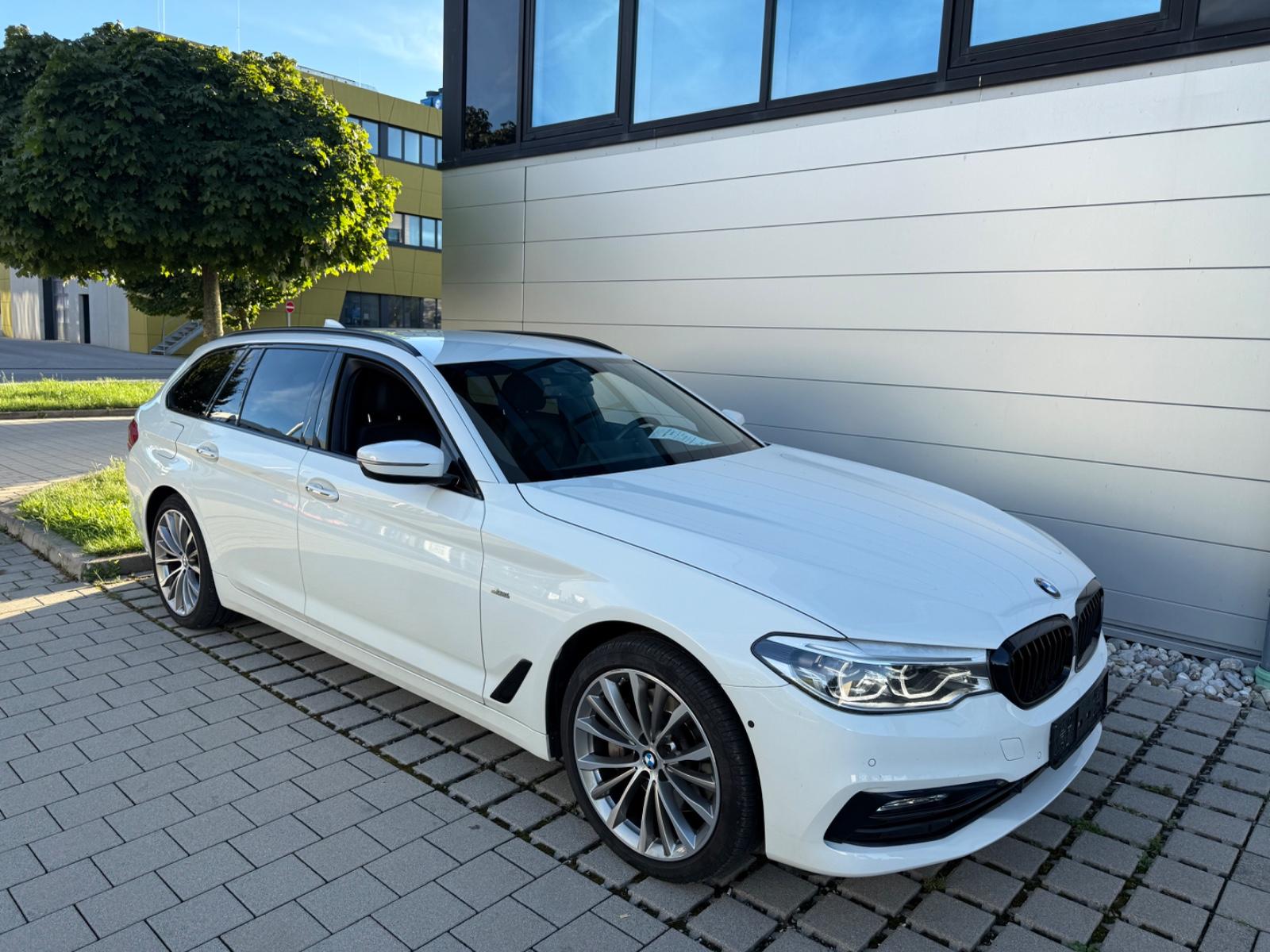 BMW 530i xDrive Touring Sport Line Leder/HUD/ACC
