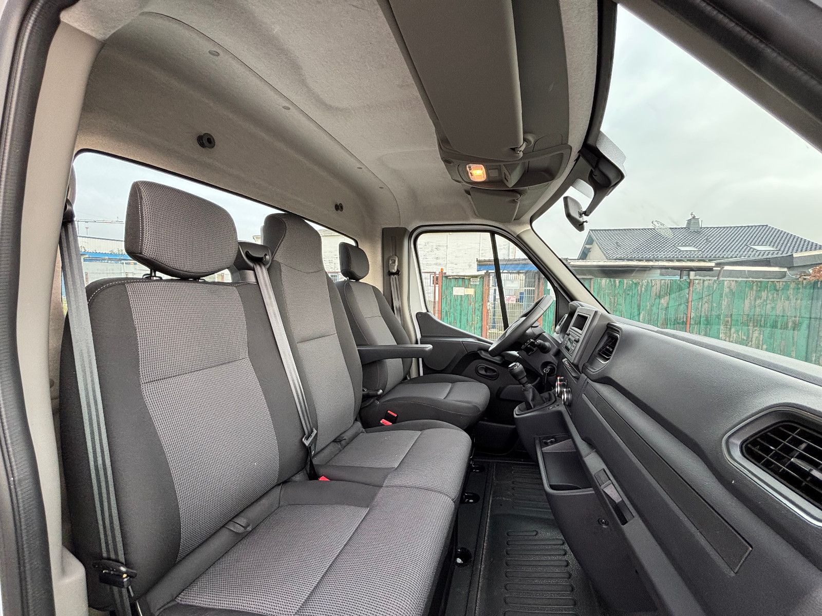 Fahrzeugabbildung Renault MASTER Abschleppwagen AHK 3,5t Klima Tempomat