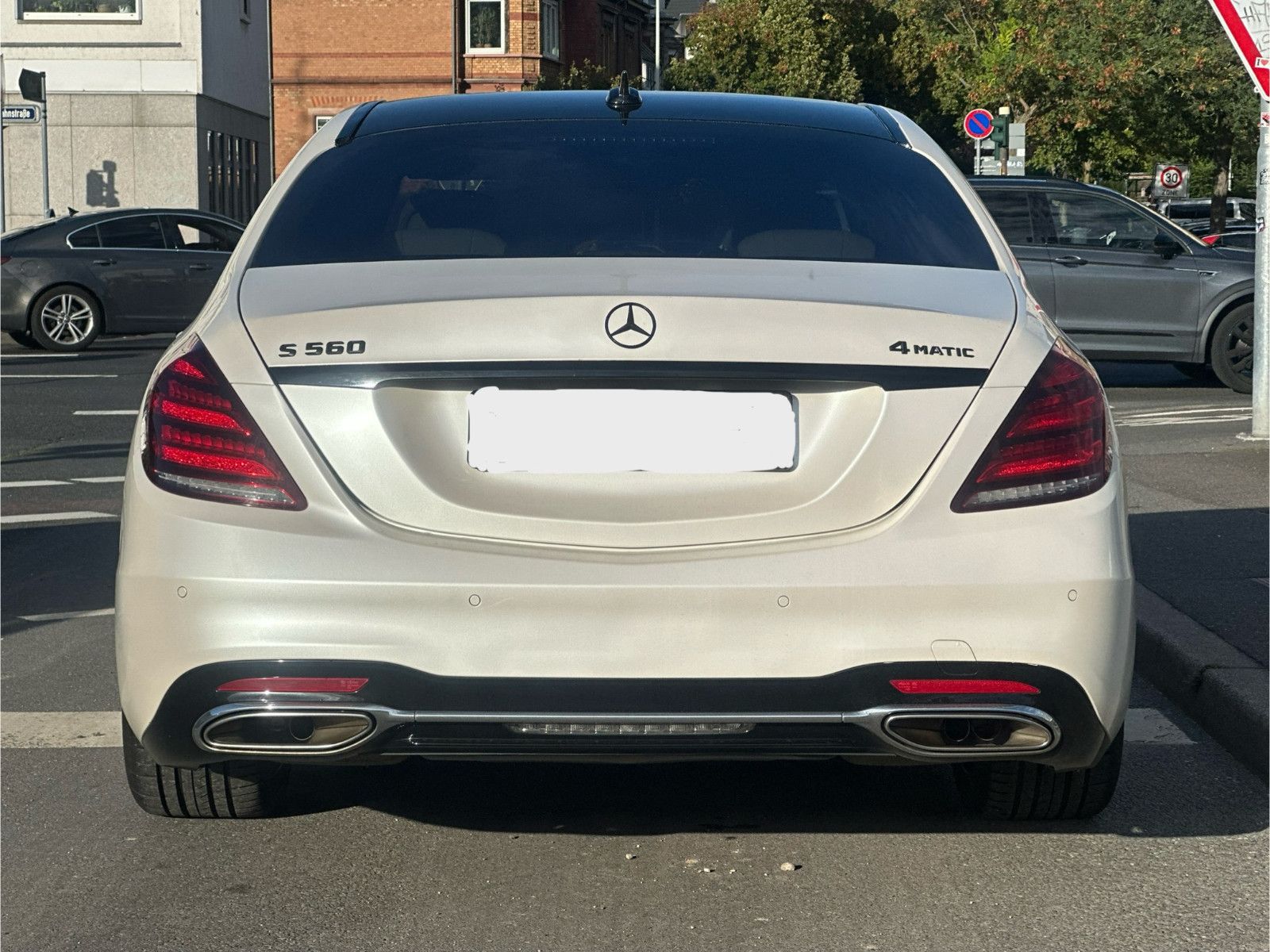 Fahrzeugabbildung Mercedes-Benz S 560 4MATIC*AMG LINE+MOD.2018*