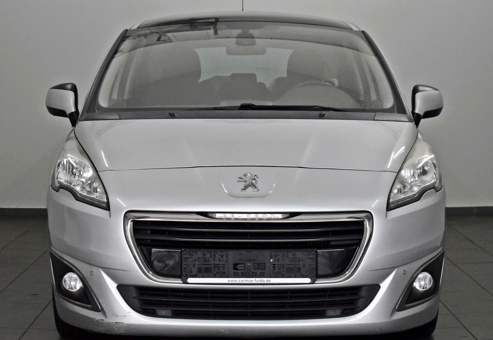 Fahrzeugabbildung Peugeot 5008 Business-Line,Panorama,AHK,8 fach bereift