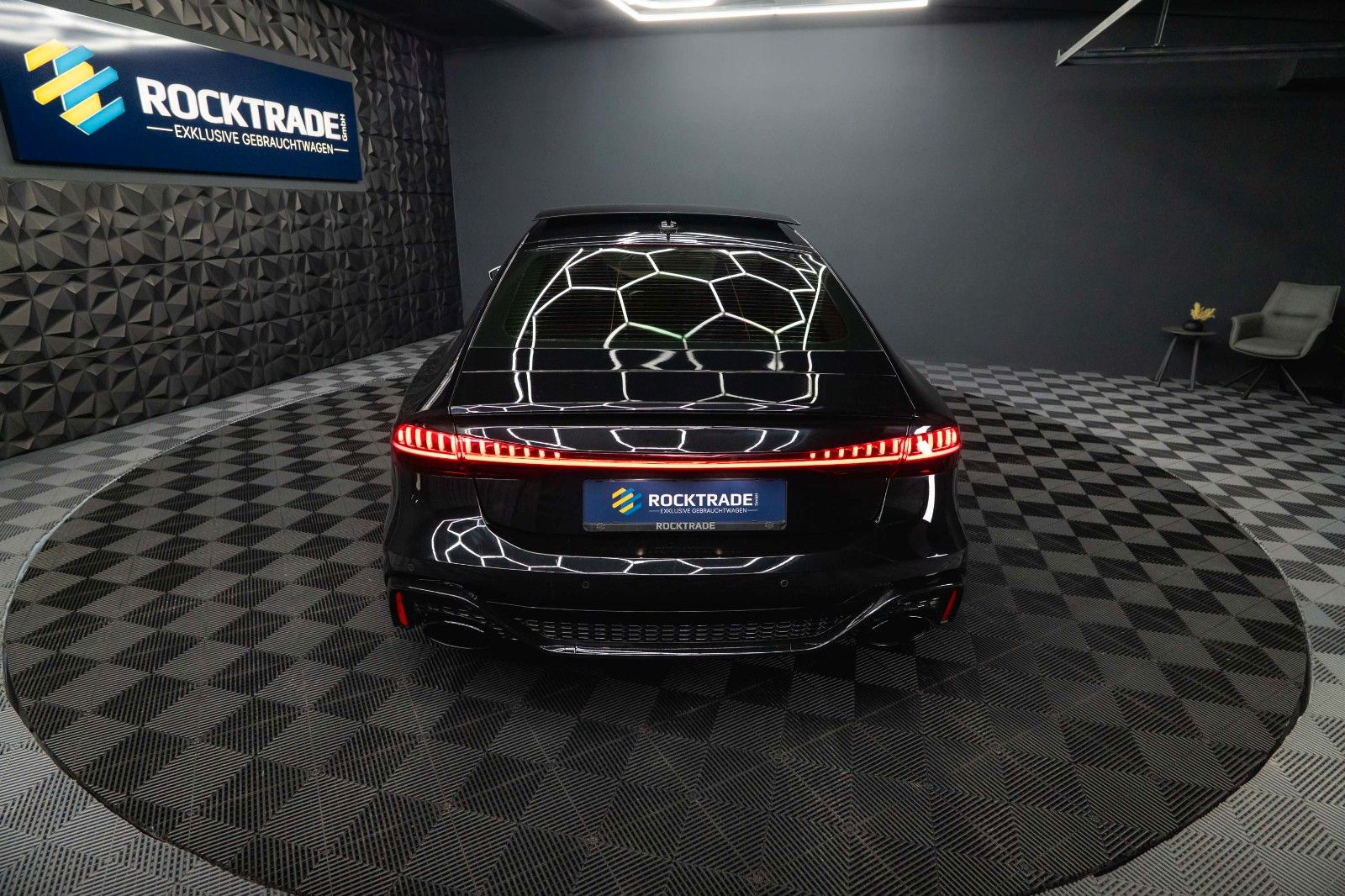 Fahrzeugabbildung Audi RS7 4.0 TFSI quattro | SKY Lounge | Pano | LASER