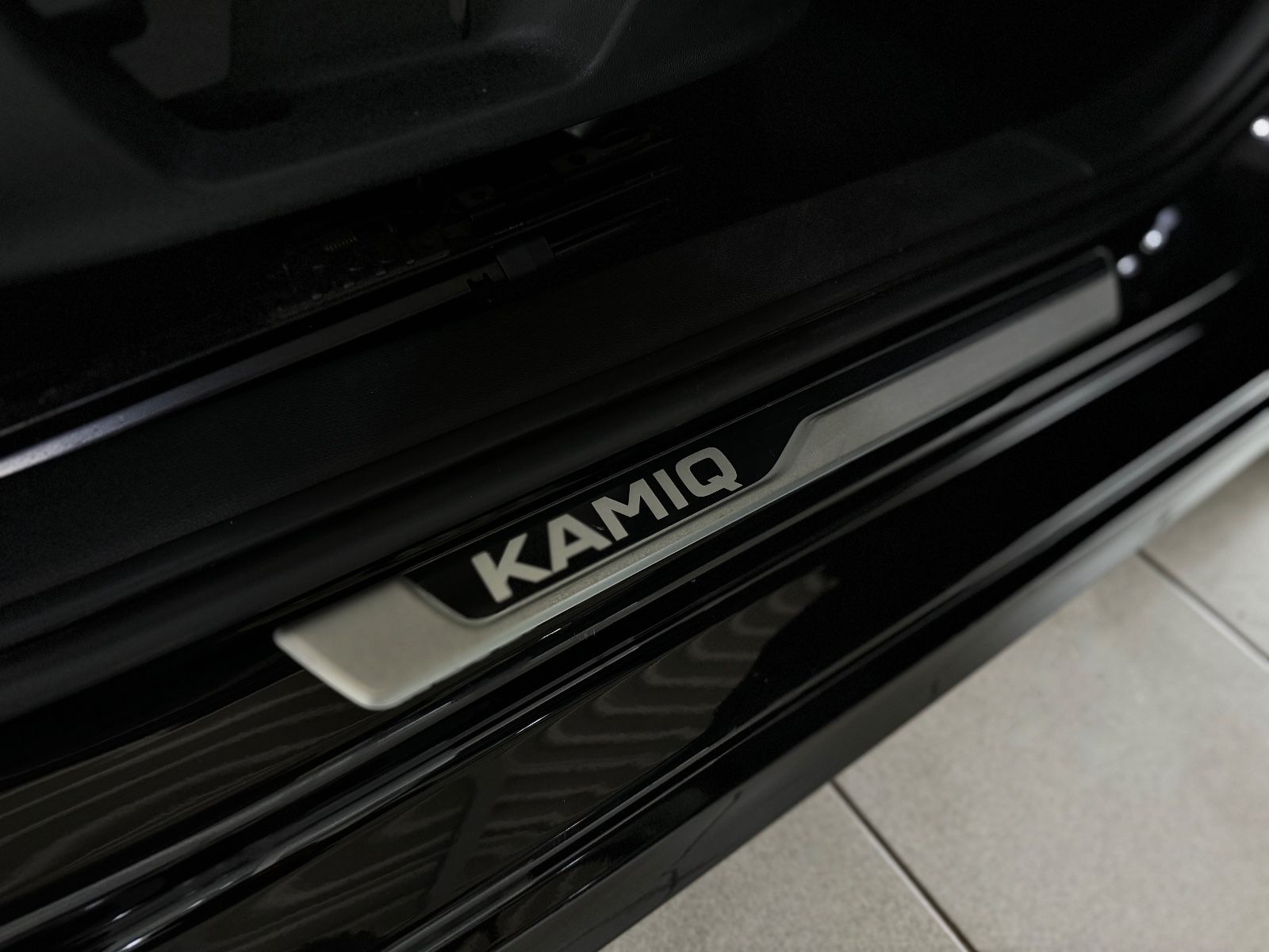 Fahrzeugabbildung SKODA Kamiq Clever AHK PDC Carplay LED SHZ Klimaauto