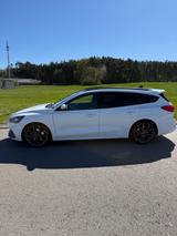Ford Focus 2,3 ST Turnier Garantie bis 11/26 - Ford Focus: 1.2