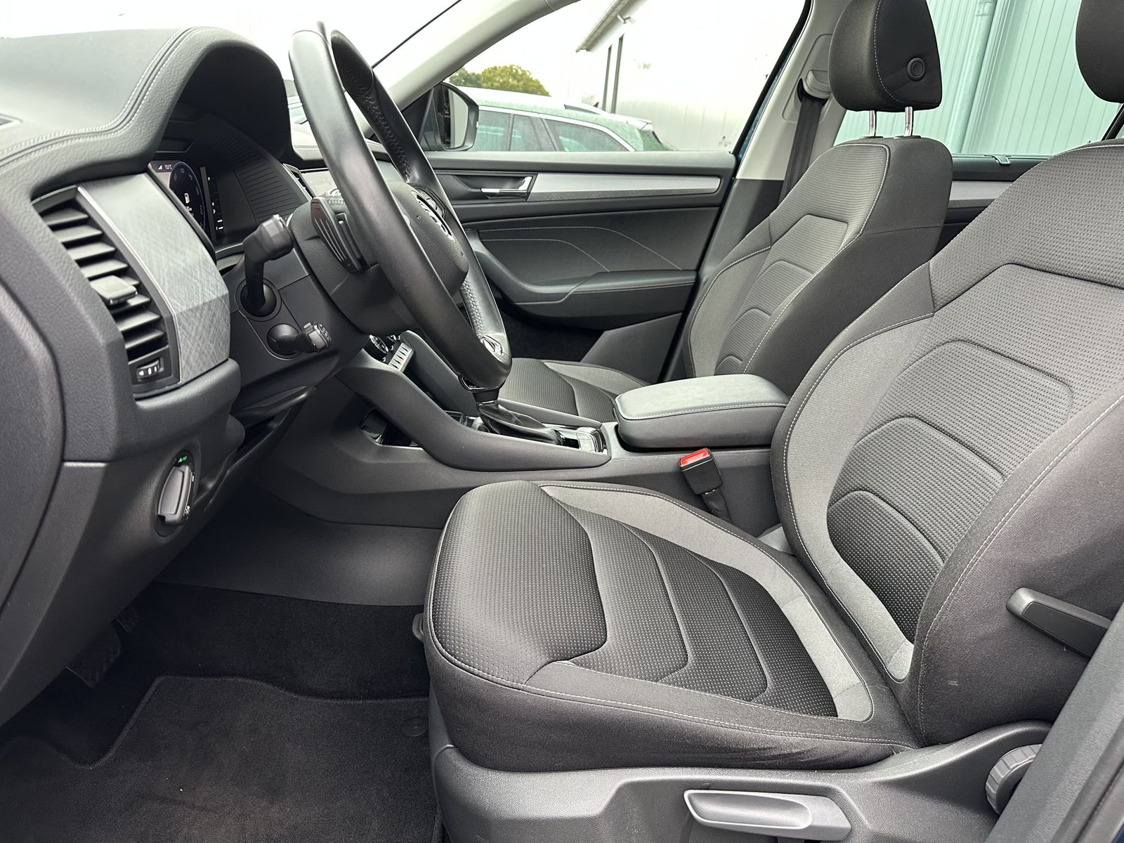 Fahrzeugabbildung SKODA Kodiaq 2.0 TDI DSG Tour NAV+LED+AHK+PANO+19ZO+VC