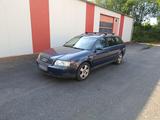 Audi A6 Kombi Automatik V 6 3,0 Liter Lede... - Audi A6 aus 2002: Kombi