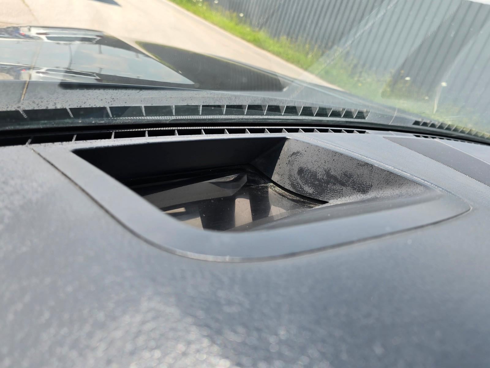 BMW 525 2010 — photo 12