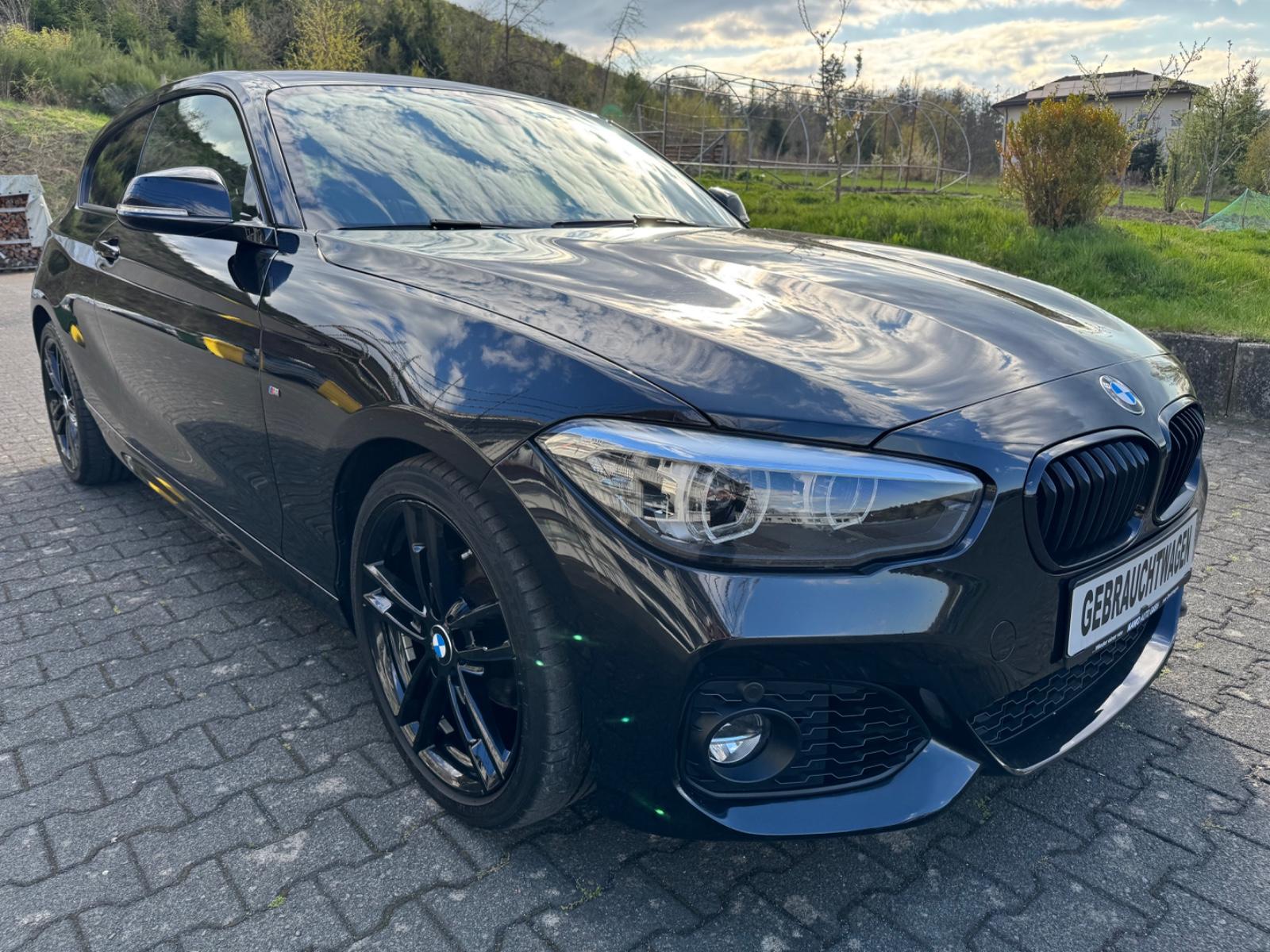 BMW 118 i Edition M Sport Shadow-Auto-LED-Navi-Leder