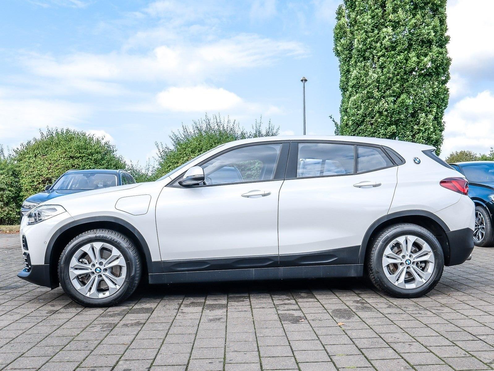BMW X2 xDrive25e A RFK NAVI LED Sound Syst. PDC V+H