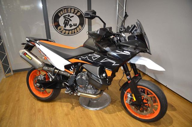 KTM 890 SMT Tech Pack + Akrapovic