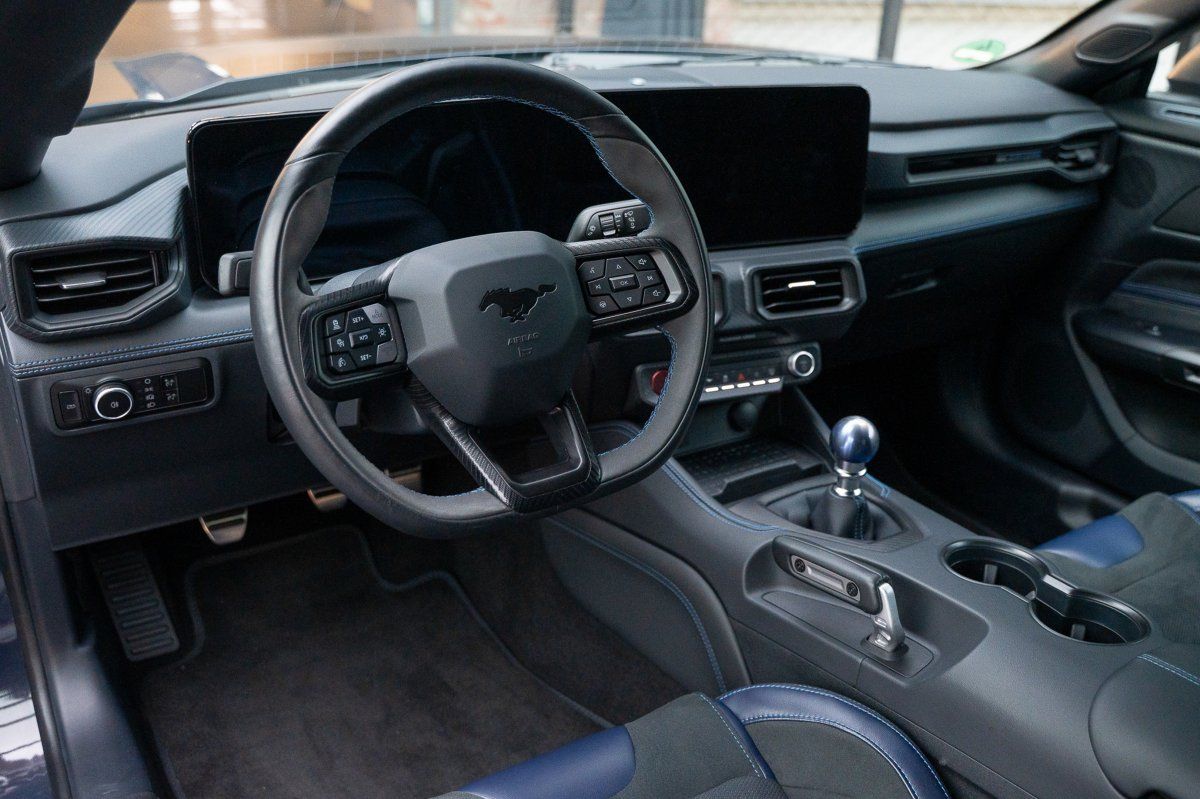 Ford Mustang (MUSTANG Dark Horse RECARO/Spoiler groß/1.Hand/CO)