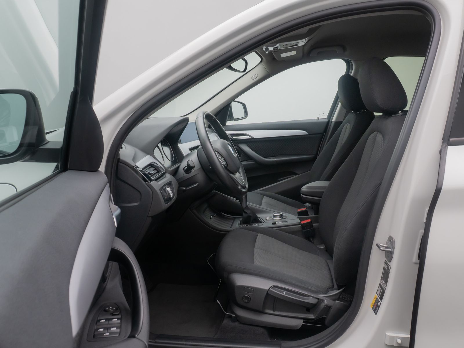 Fahrzeugabbildung BMW X1 xD25e GeschwindigReg ParkAss DAB Komfort NAVI