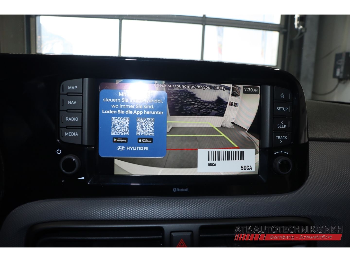 Fahrzeugabbildung Hyundai i10 Select MY25 1.0 Benzin 63 PS 5-MT 2WD Navi A