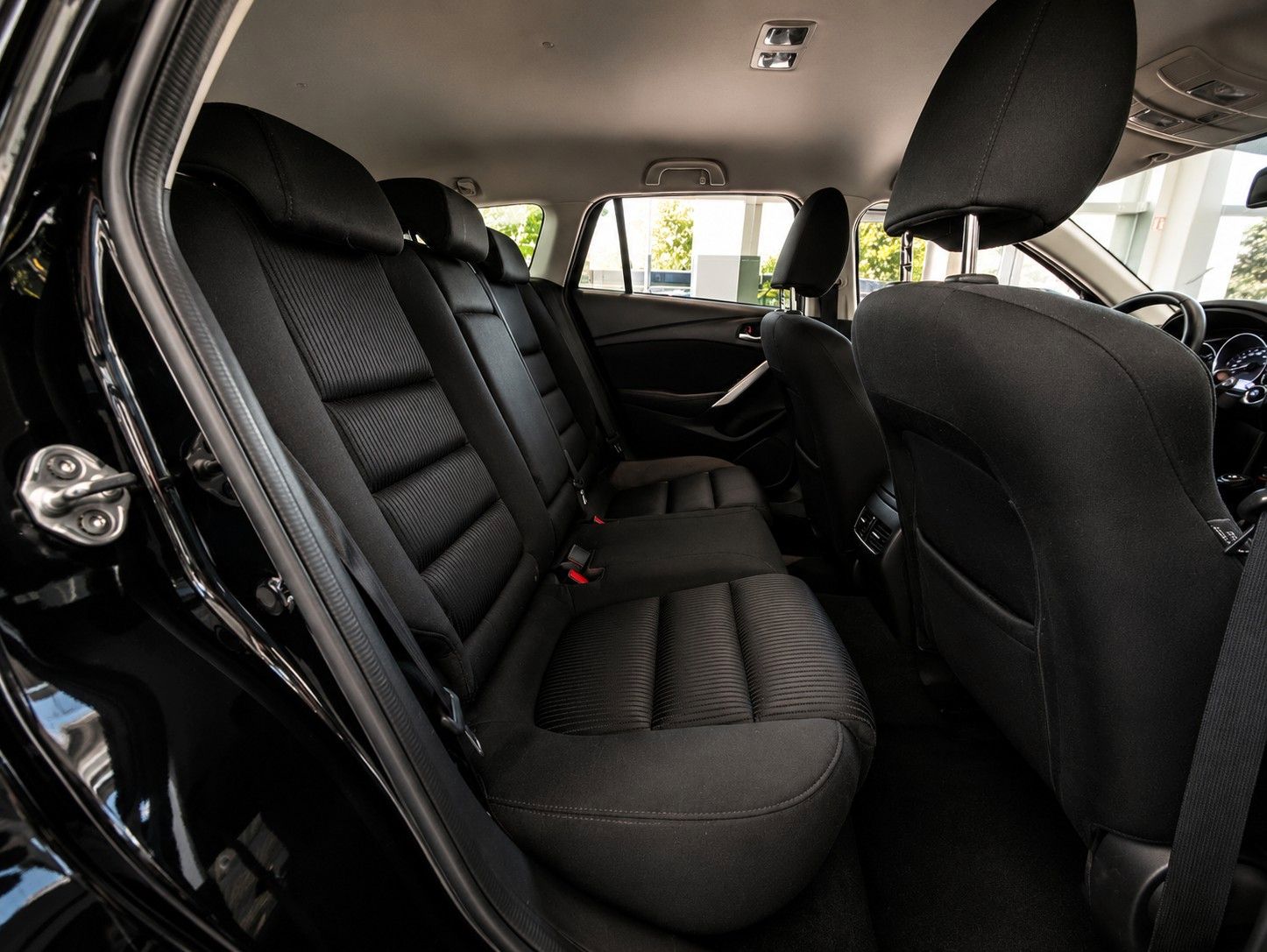 Fahrzeugabbildung Mazda 6 Kombi Center-Line KLIMAAUT SITZHEIZG NAVI 19''