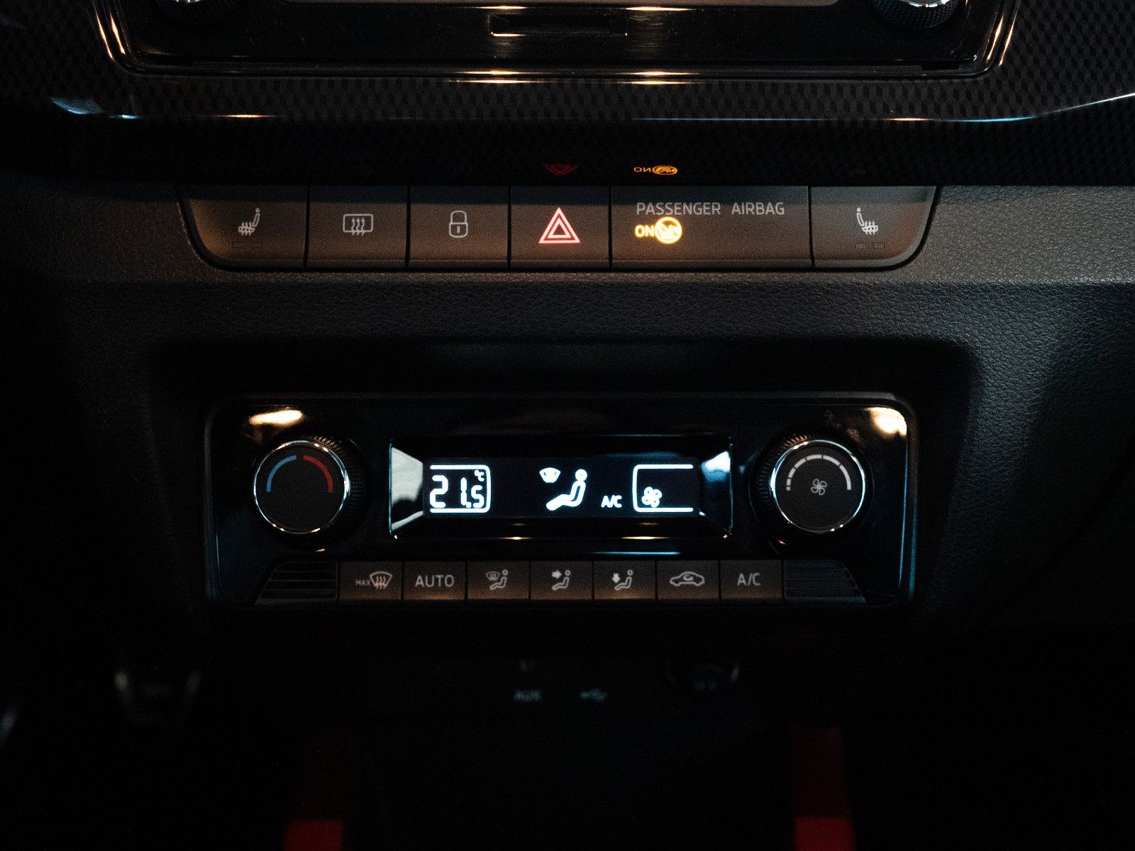 Fahrzeugabbildung SKODA Fabia Monte Carlo SHZ/BLUETOOTH/PDC HINTEN/KLIMA