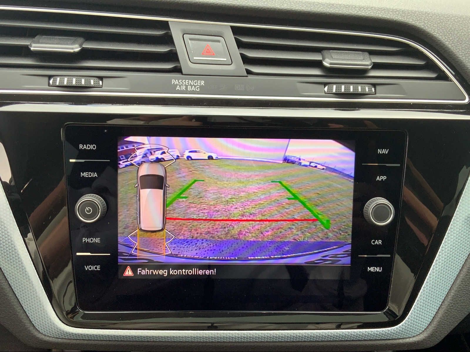 Touran 1,5 TSI IQ-Light, STHZ, PANO, NAVI, RFK.