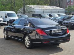 Fahrzeugabbildung S 350 BlueTEC d L HUD Luftfederung AD El. Fondsi
