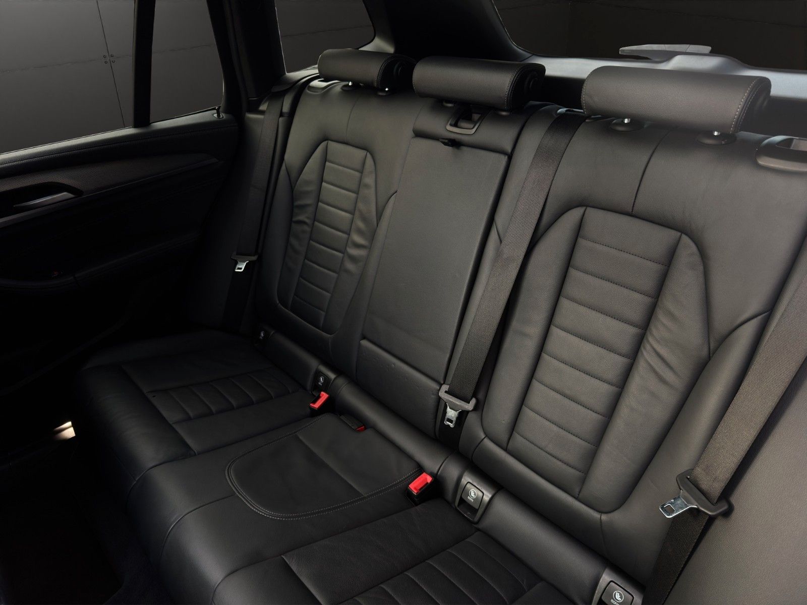 Fahrzeugabbildung BMW X3 M40i Pano/HUD/Bhz.Sport.Lenkrad/Elektr.Sitze