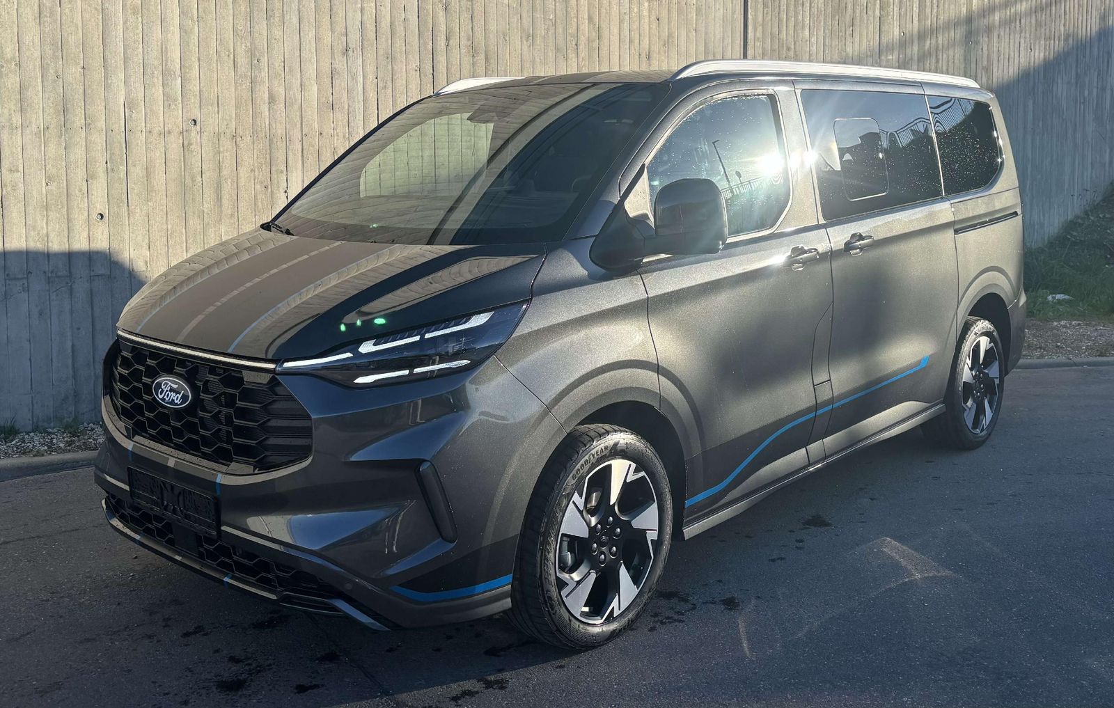 Ford Tourneo Custom - Bild 1