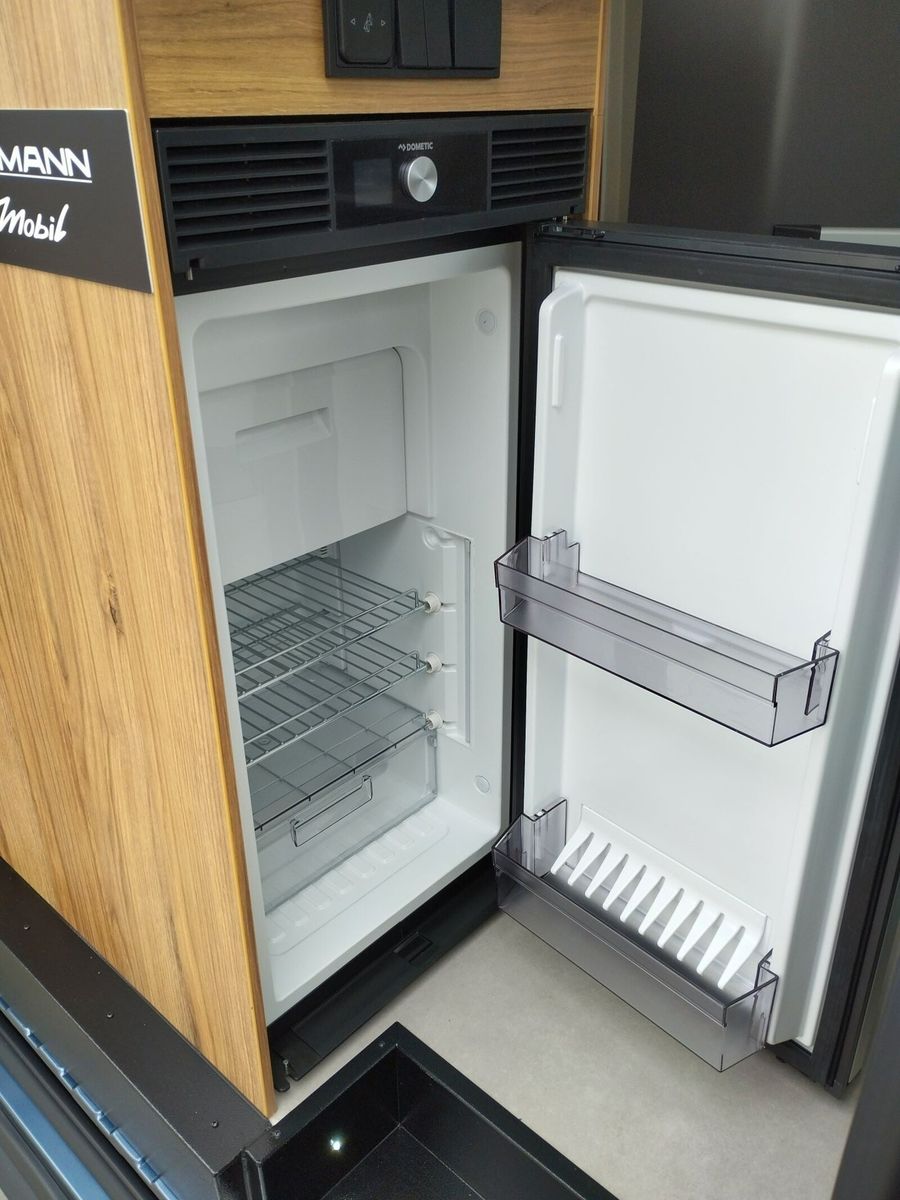 Fahrzeugabbildung Karmann Dexter 4x4 DE 570 AW Klima, RFK, El. Trittstufe