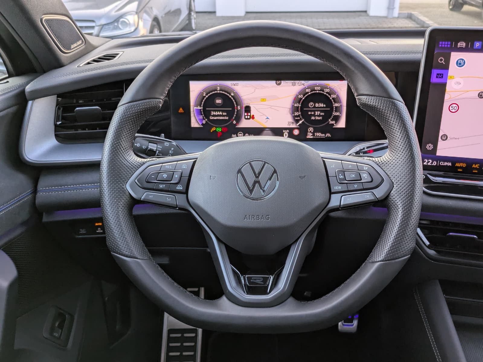 Fahrzeugabbildung Volkswagen Tayron 2.0 TDI 4M R-Line BLACK*7Si*MATRIX*PANO