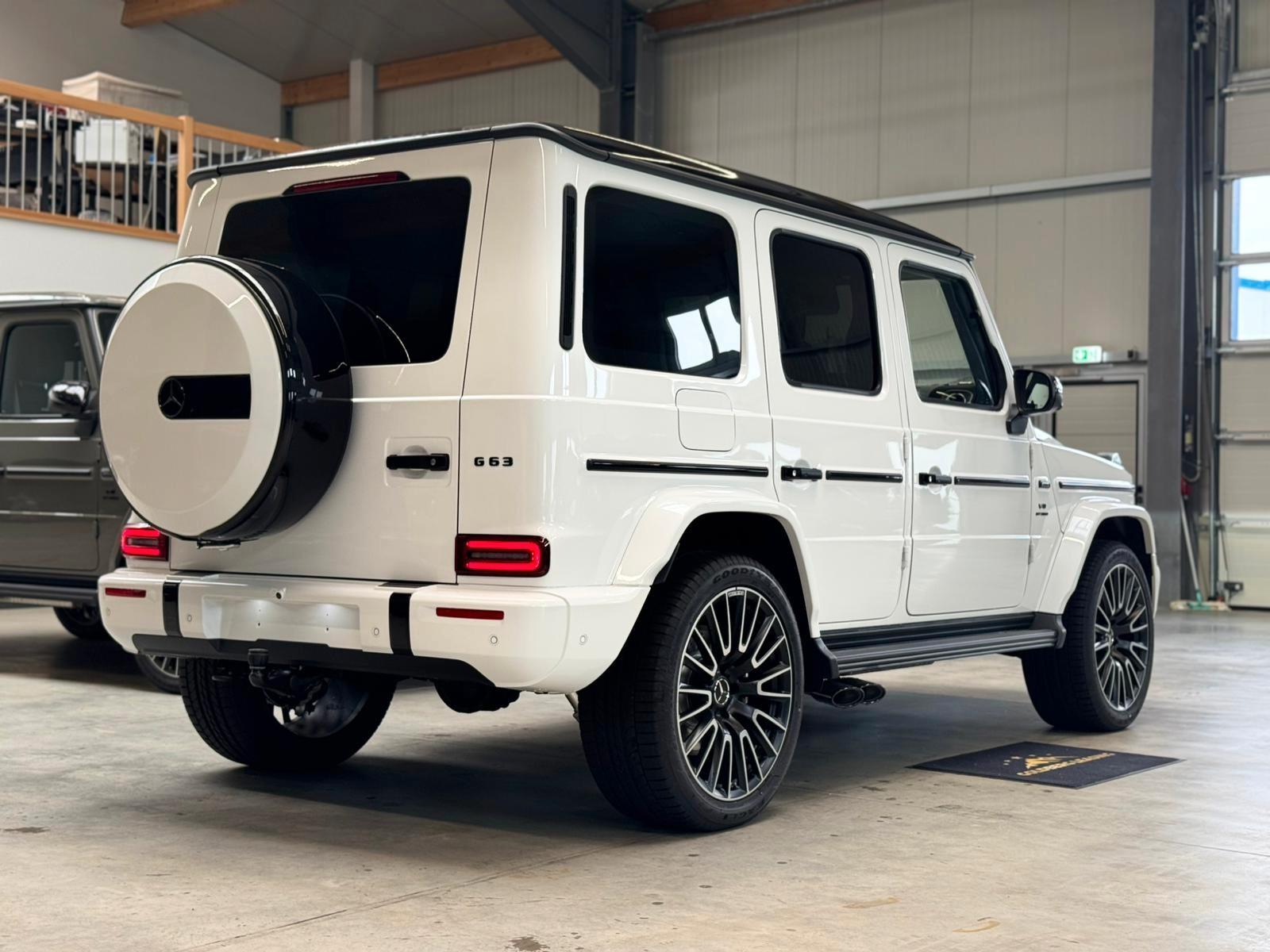 Mercedes-Benz G63 AMG FULL CARBON  ACTIVE RIDE A22 DVD WEBASTO