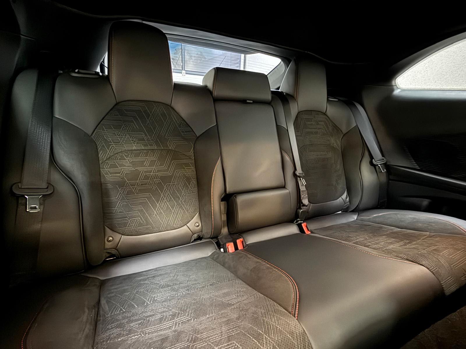 Fahrzeugabbildung Dodge CHARGER 4DR -LAUNCH EDITION-SIXPACK-CARBON-AWD
