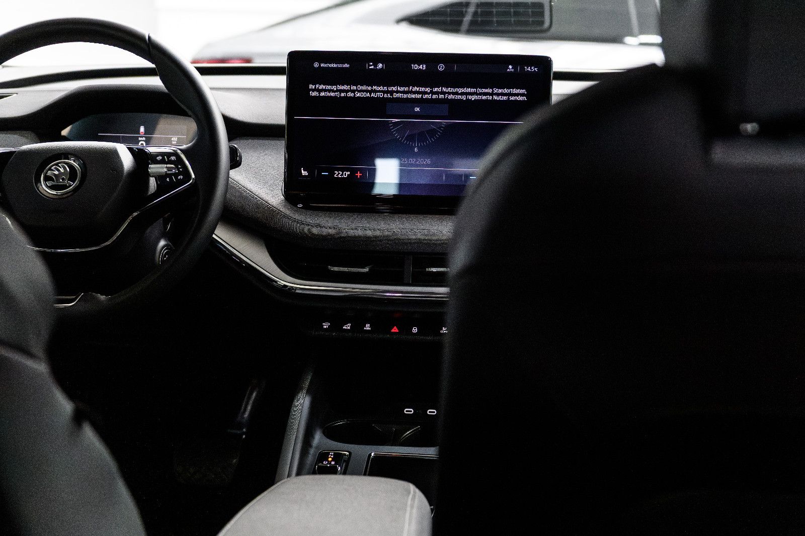 Fahrzeugabbildung SKODA Enyaq 60 Loft MATRIX-LED+RFK+NAVI+KEYLESS+SZH