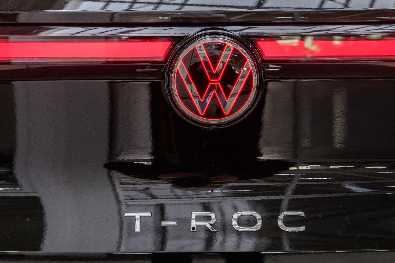 Fahrzeugabbildung Volkswagen T-Roc 1.5 eTSI  Style+IQ-Light+AHK+5 Jahre Gar.