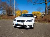 Seat Leon 1.2 TSI 77kW  DSG   - Seat Leon mit Benzin-Antrieb: Weiß, Metallic, Limousine, 1.2