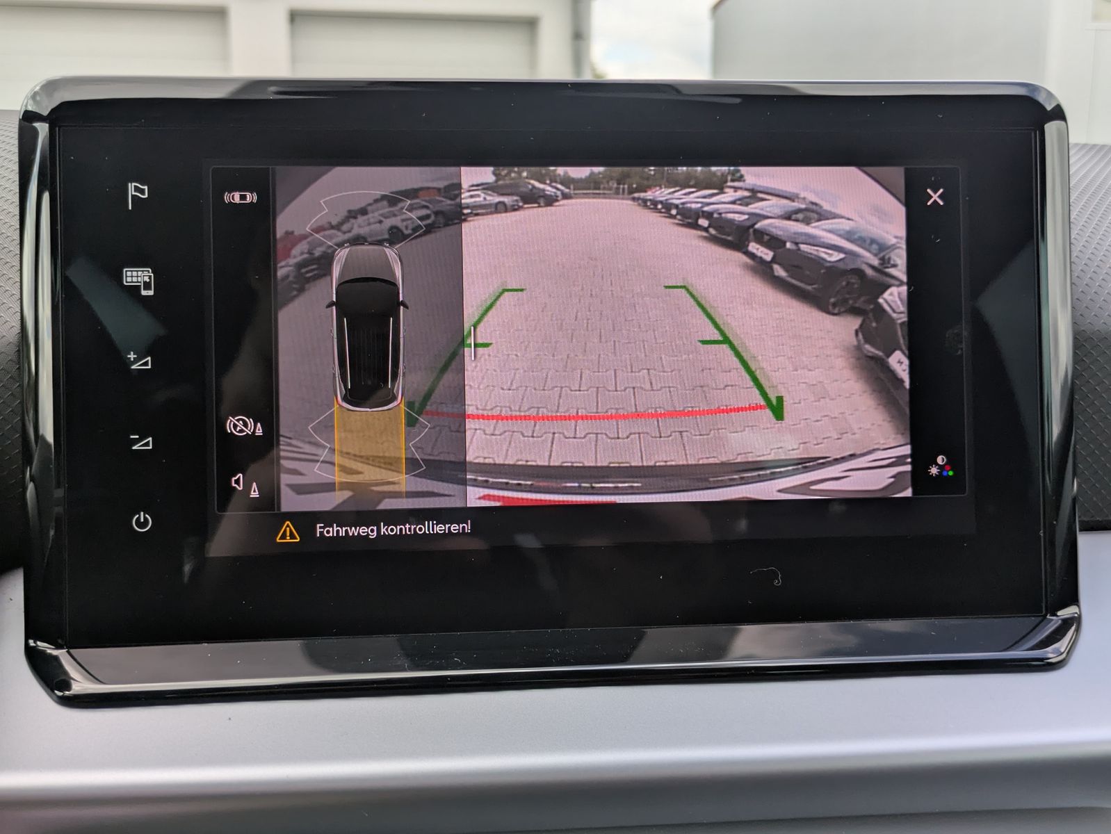 Fahrzeugabbildung SEAT Arona 1.0 TSI FR DSG AHK*ACC*LED*APP*DAB*KAMERA