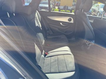 Mercedes-Benz E 220 T AMG+Night+Widescreen+Multib.+Kamera+LED