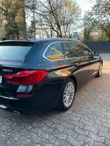 BMW 520d xDrive Touring Luxury Line - BMW 520 mit Diesel-Antrieb: Schwarz, Kombi