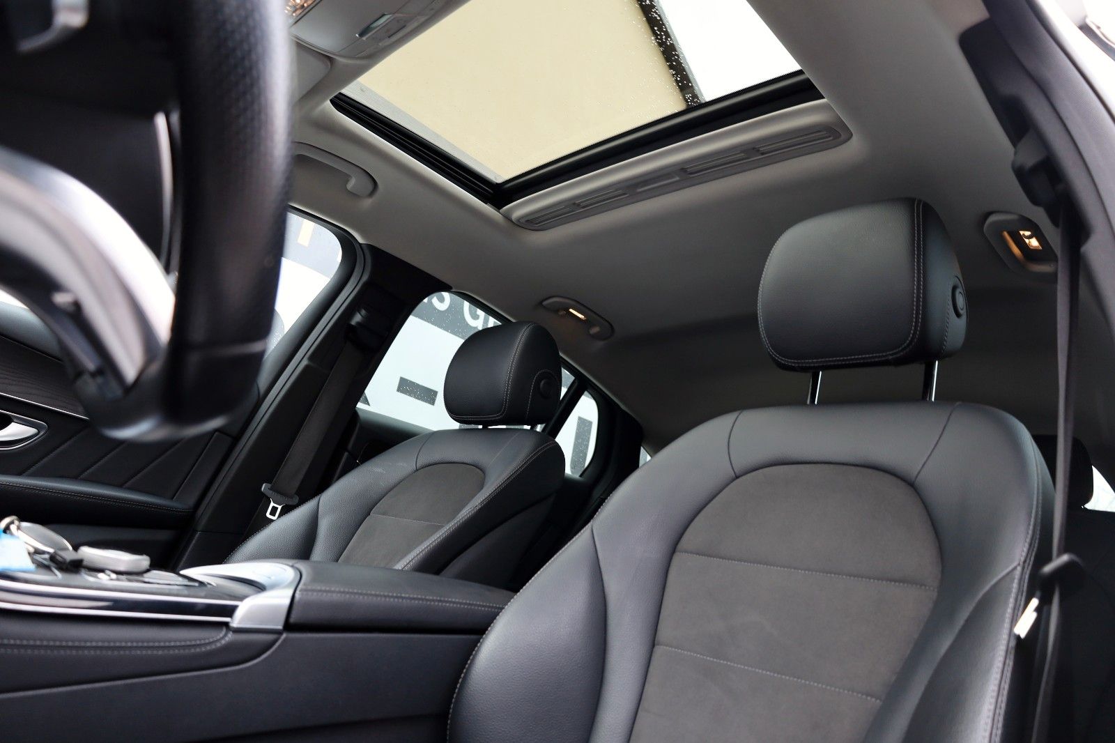 Fahrzeugabbildung Mercedes-Benz GLC 250 Coupe 4M AMG-Line Int. T.Leder,Navi,360°