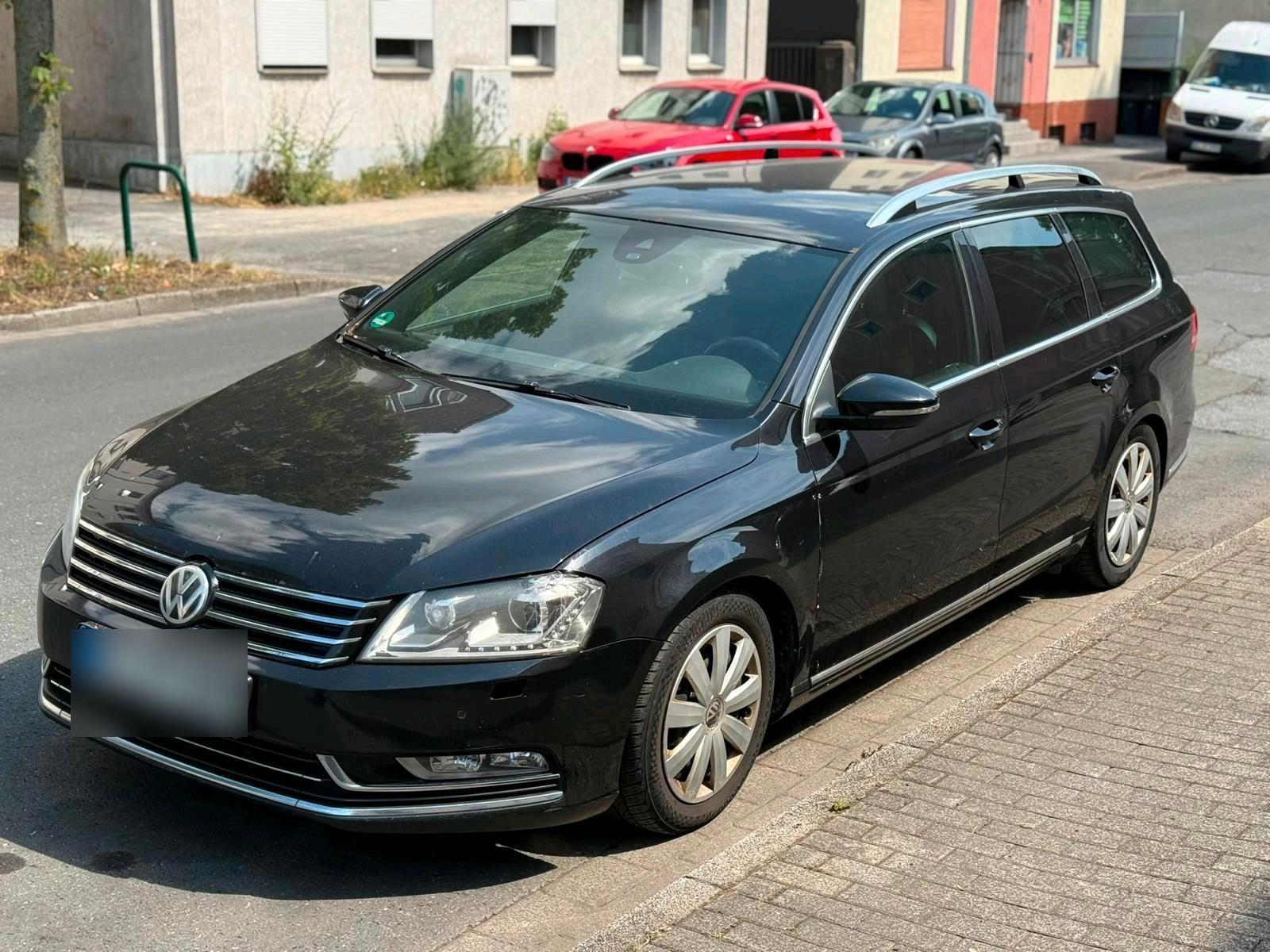 Volkswagen Passat 2014 — rear view