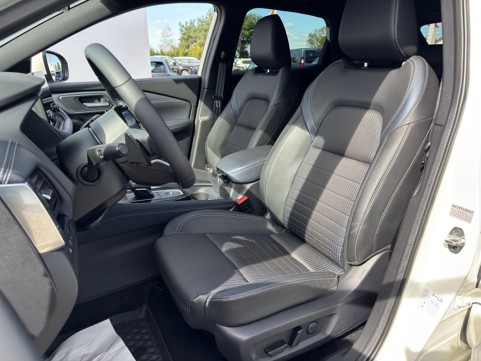 Fahrzeugabbildung Nissan Qashqai 1.3 DIG-T Tekna*AHK*360°Cam*Head-Up*eHec